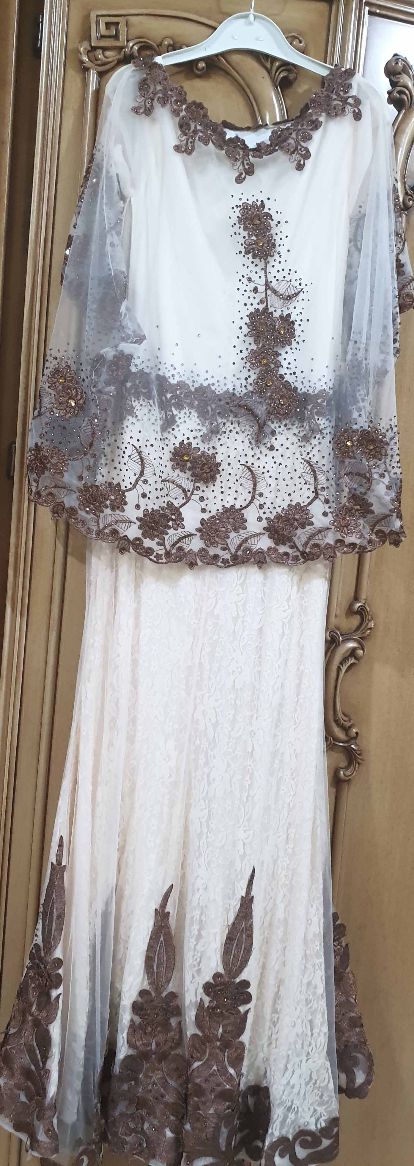 فستان للبيع