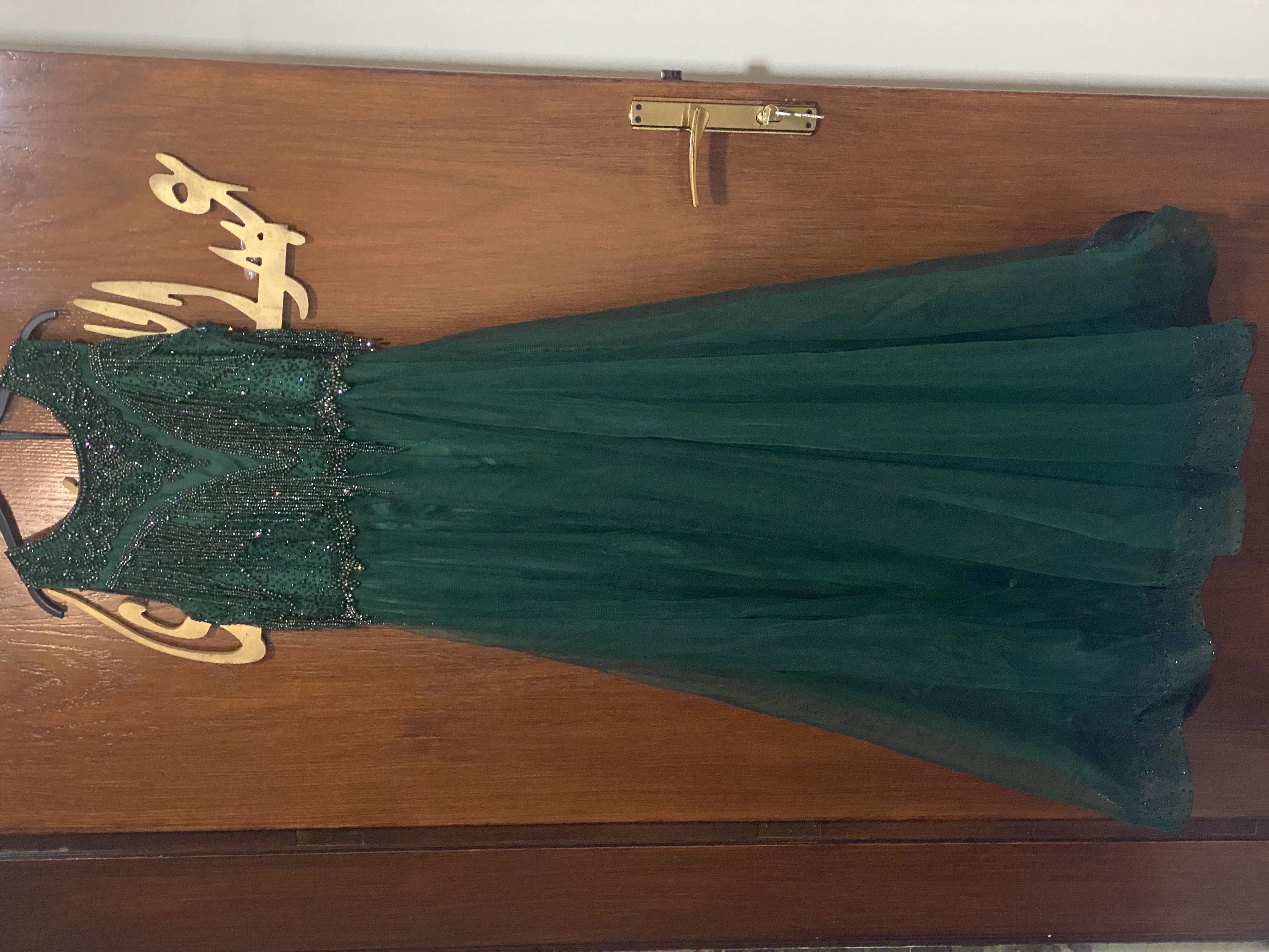 لون اخضر غامق