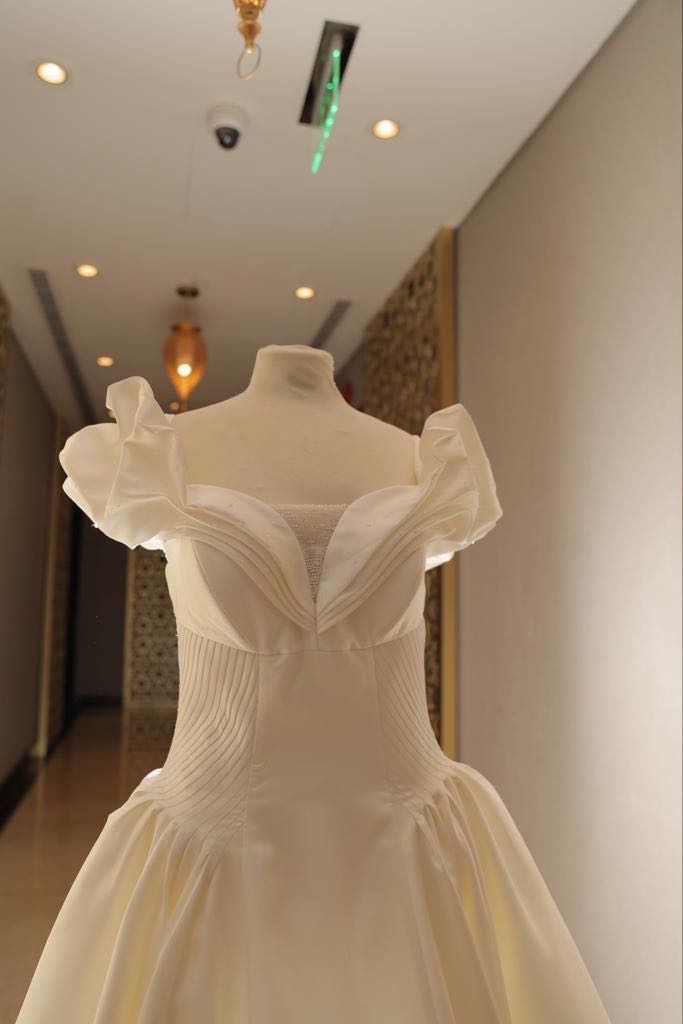 فستان زفاف انيق راقي