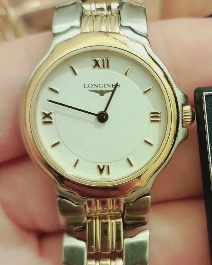 ساعة لونجين