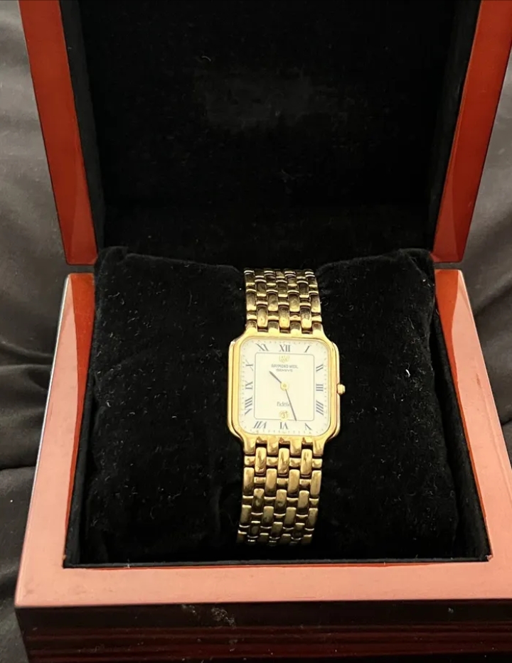 ساعة RAYMOND WEIL GENEVE