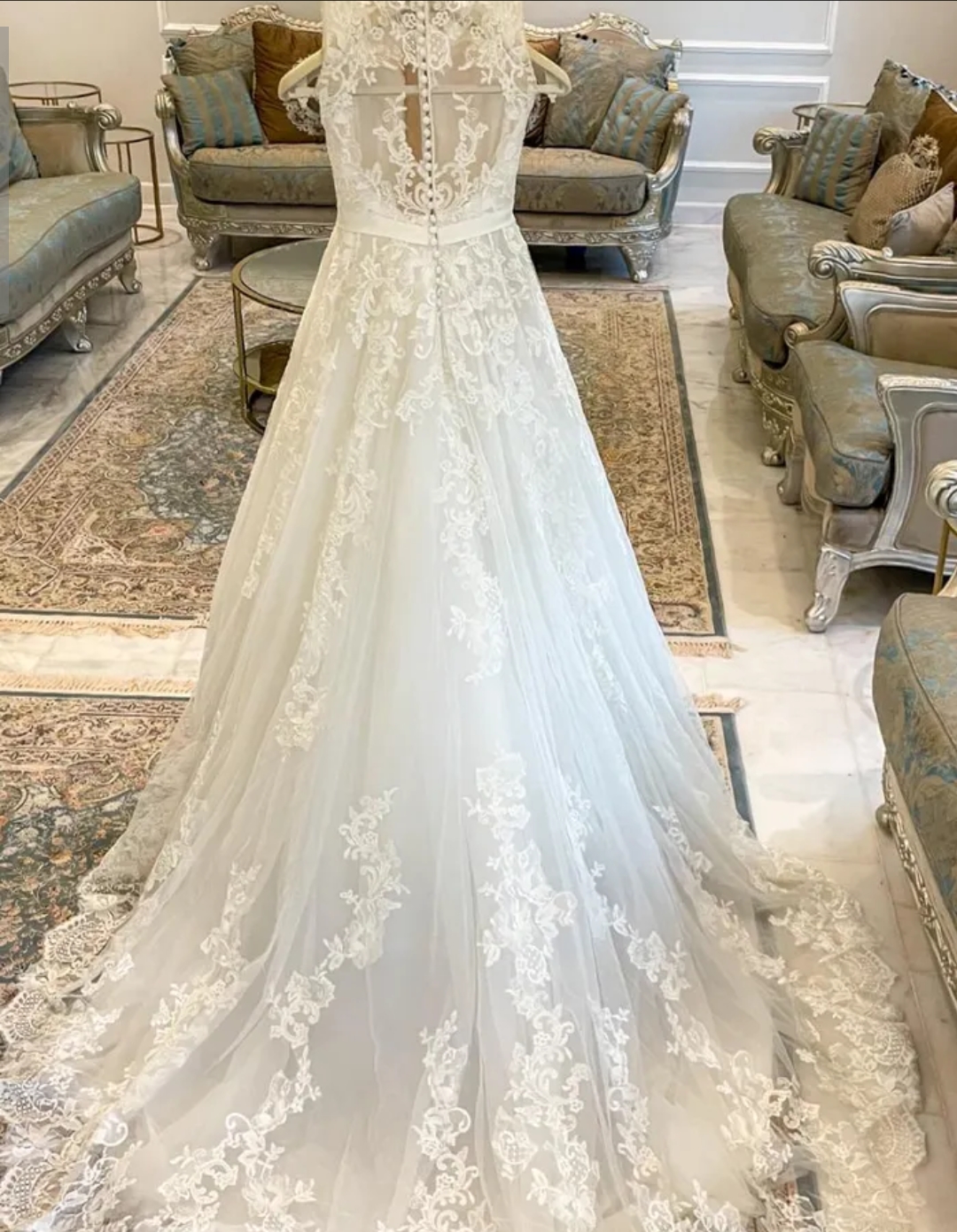 فستان زفاف ماركة اسبانية la
