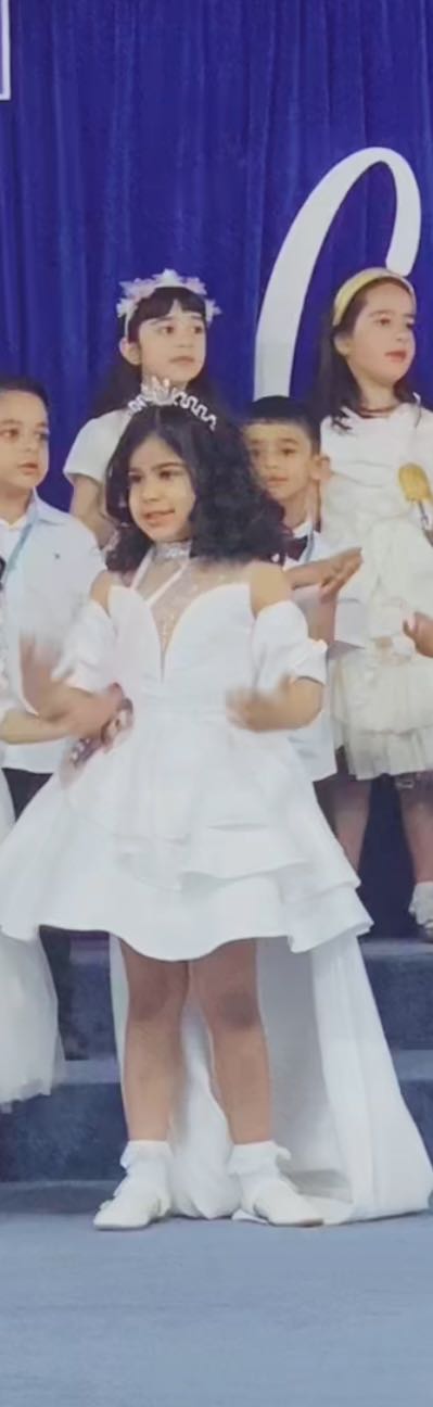 فستان أبيض