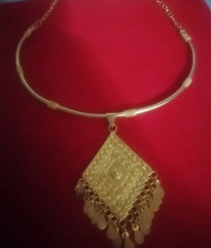 عقد مع خواتم اثنين فضه