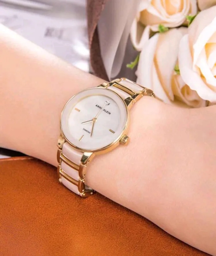 ساعة نسائية