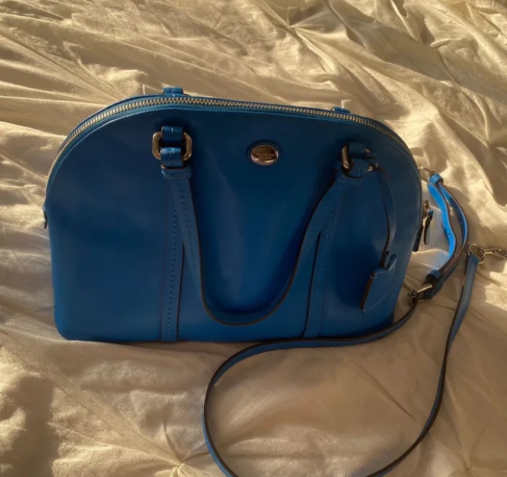 شنطة كوتش أصلية مميزة للبيع