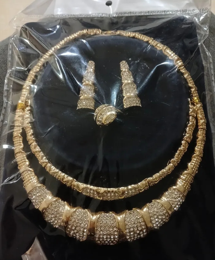 طقم ذهبي جديد