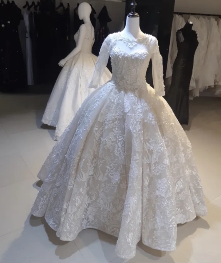 فستان زفاف ملكي