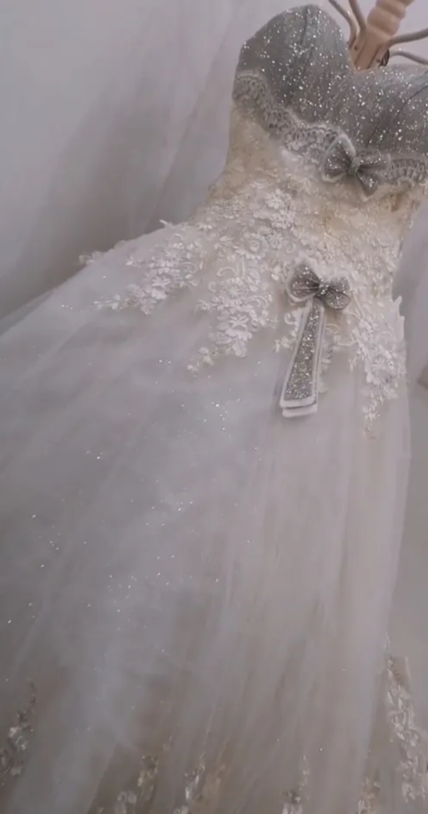 فستان زفاف جميل للبيع ملبوس