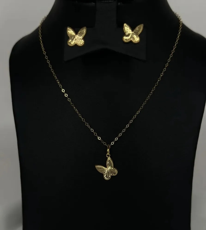 طقم ذهب عيار 18