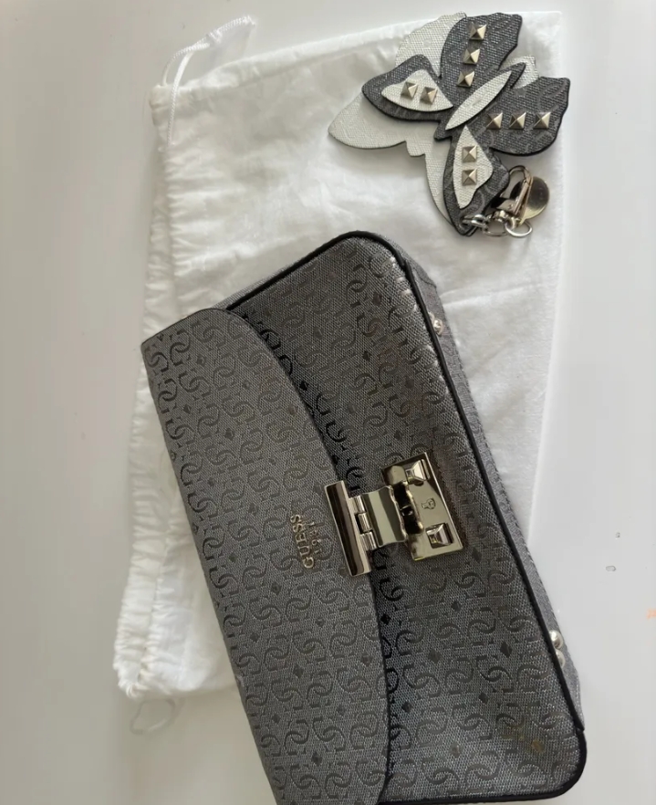 شنطة يد فاخرة Guess