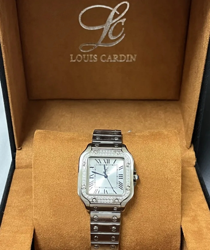 ساعة لويس كاربن جديدة