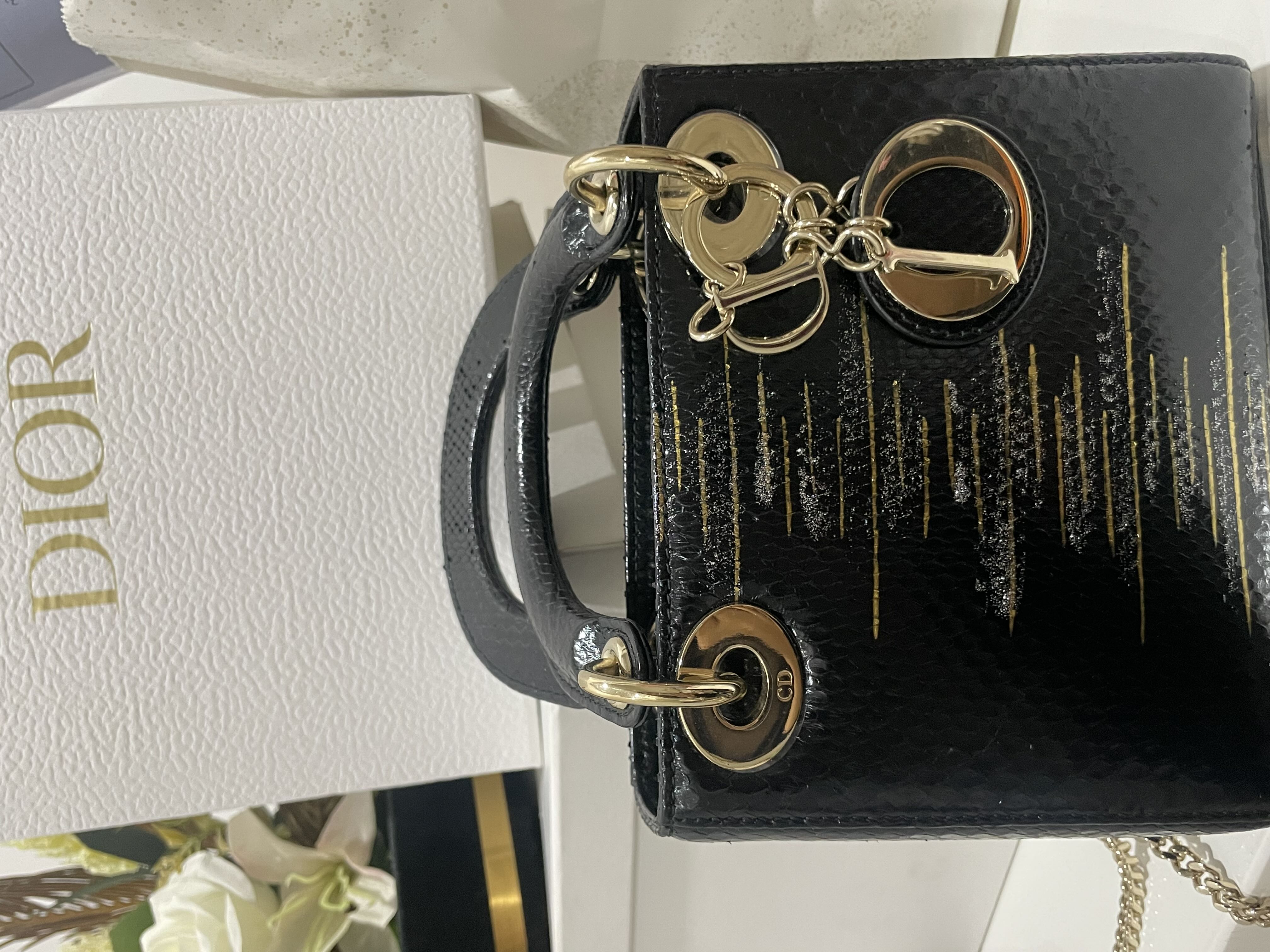 ديور اصليه مع الملحقات