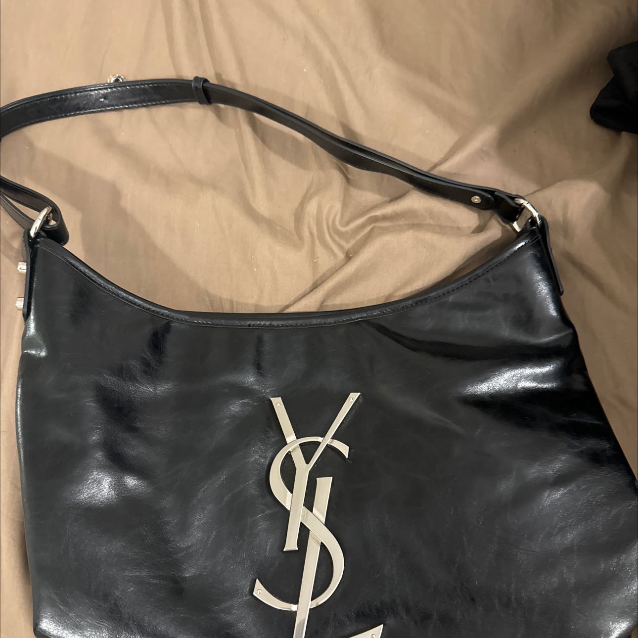 شنطة سان لوران فنتج