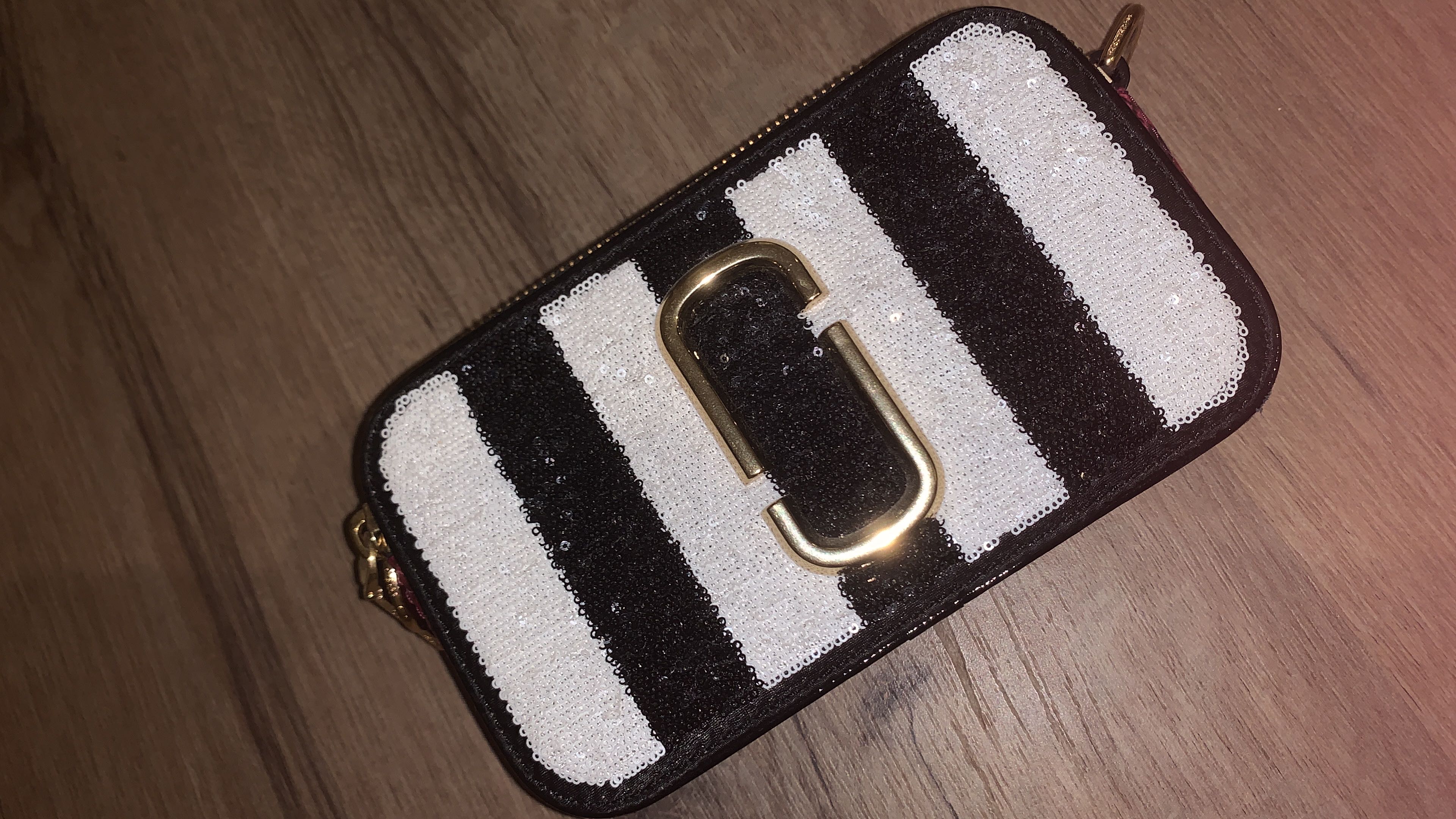 شنطة مارك جيكوب