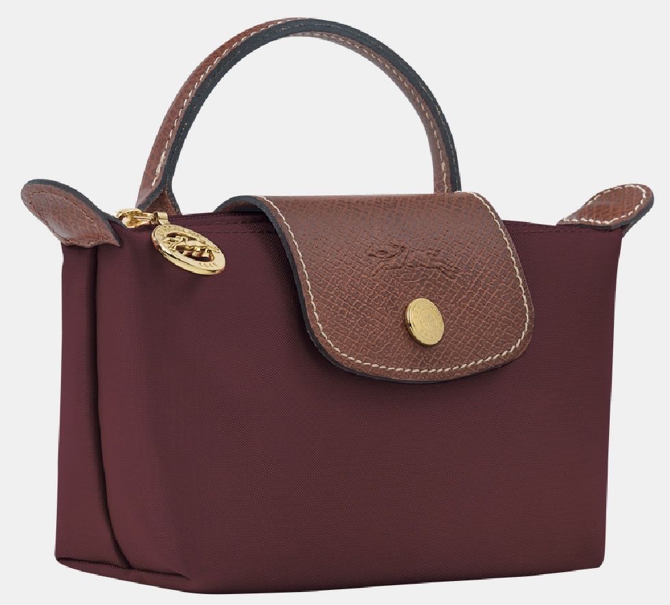 جنطة Longchamp لونها burgundy