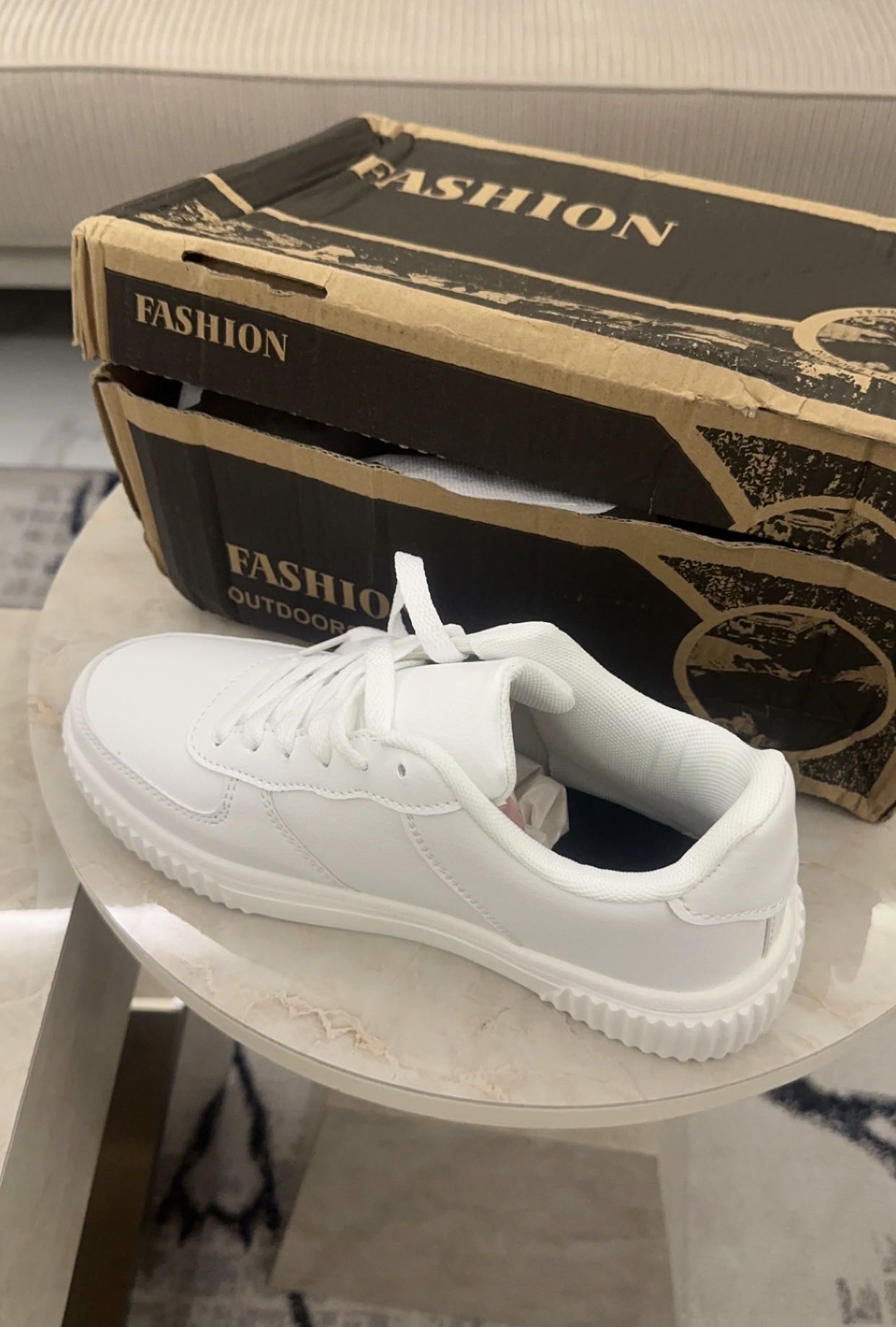 سنيكرز رياضي للجنسين