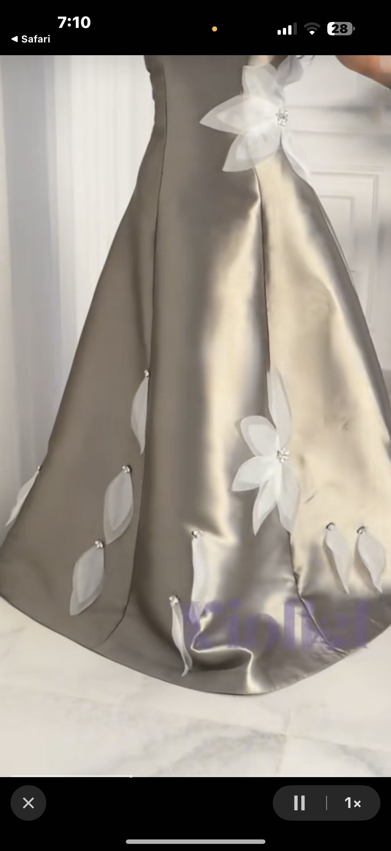 فستان زواج زيتي منفوش