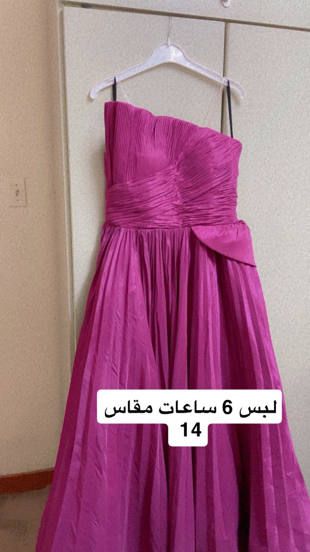 فساتين للبيع ب 200 للواحد