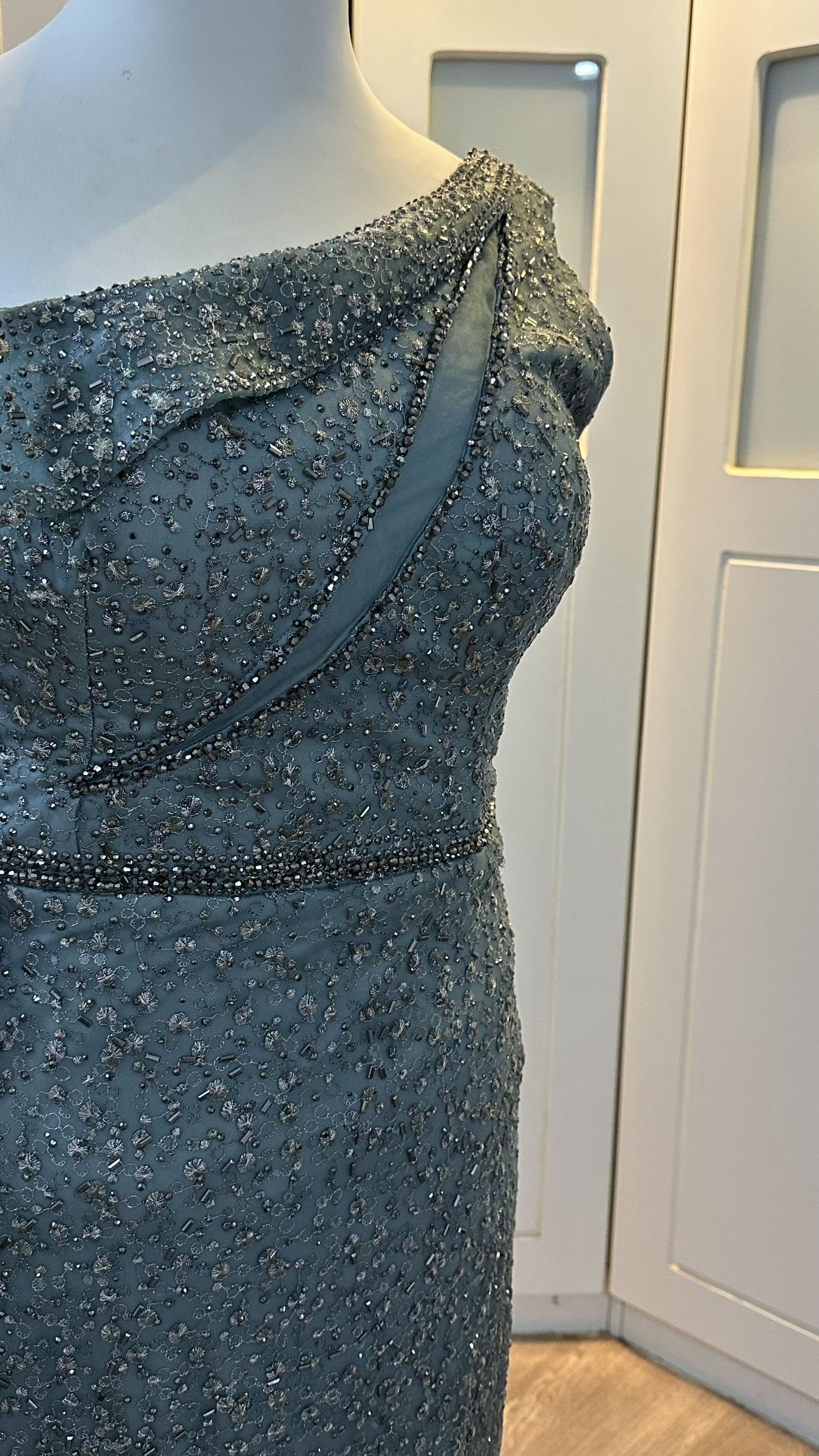 فستان مستعمل