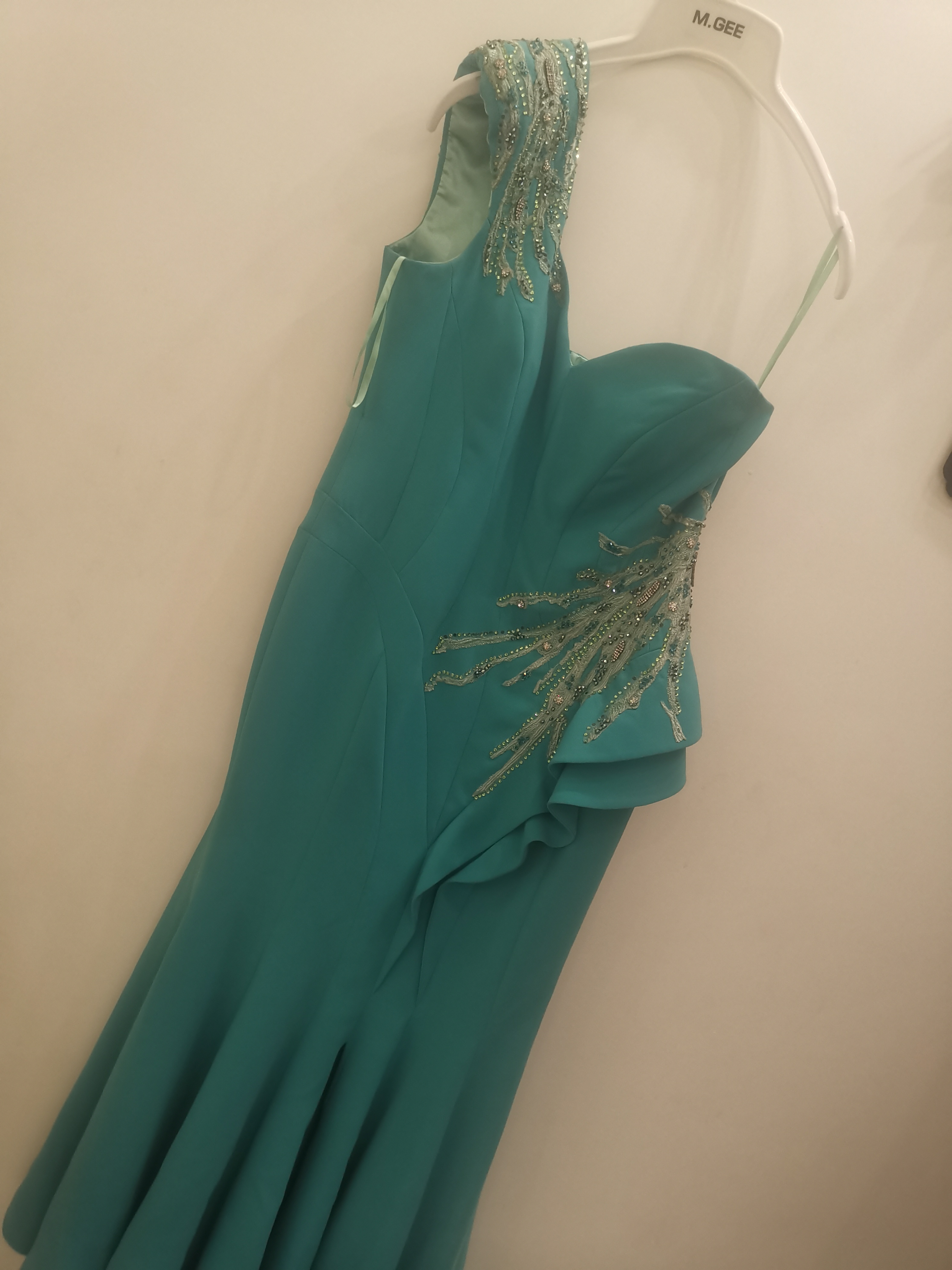 للبيع فستان ب500