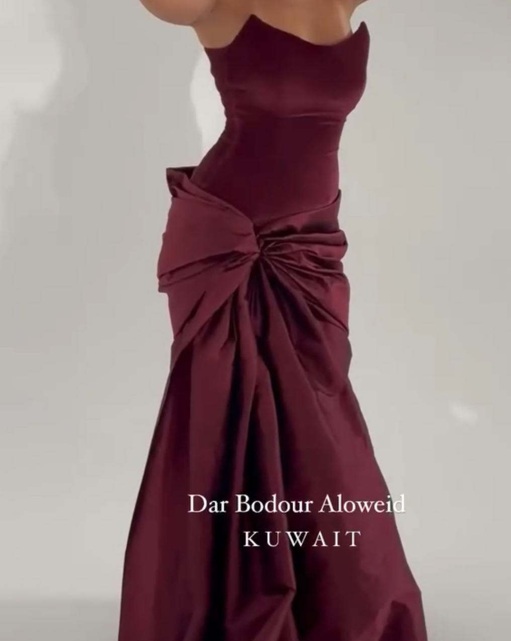 فستان من المصممه بدور العويد