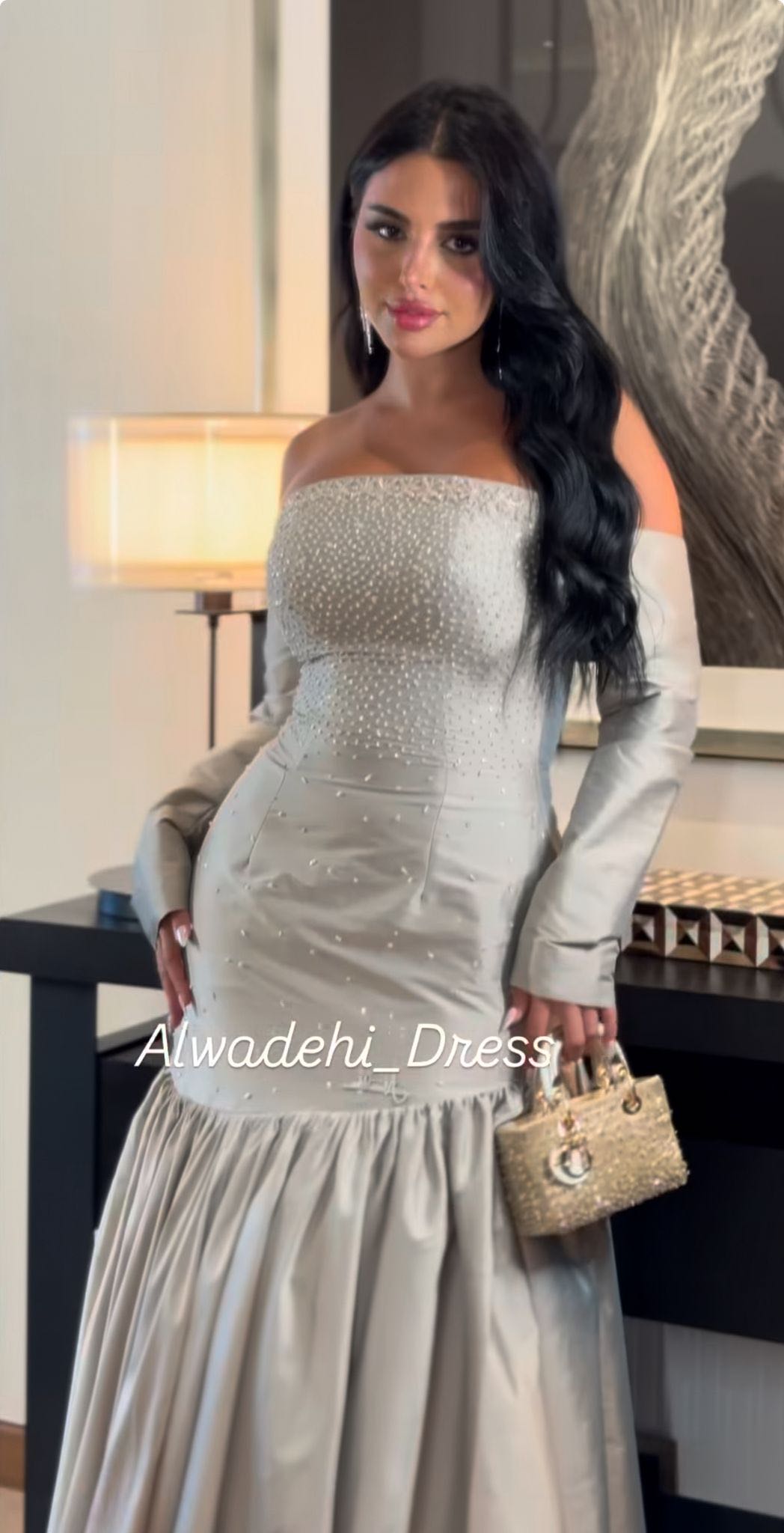 فستان من المصممه الوضيحي