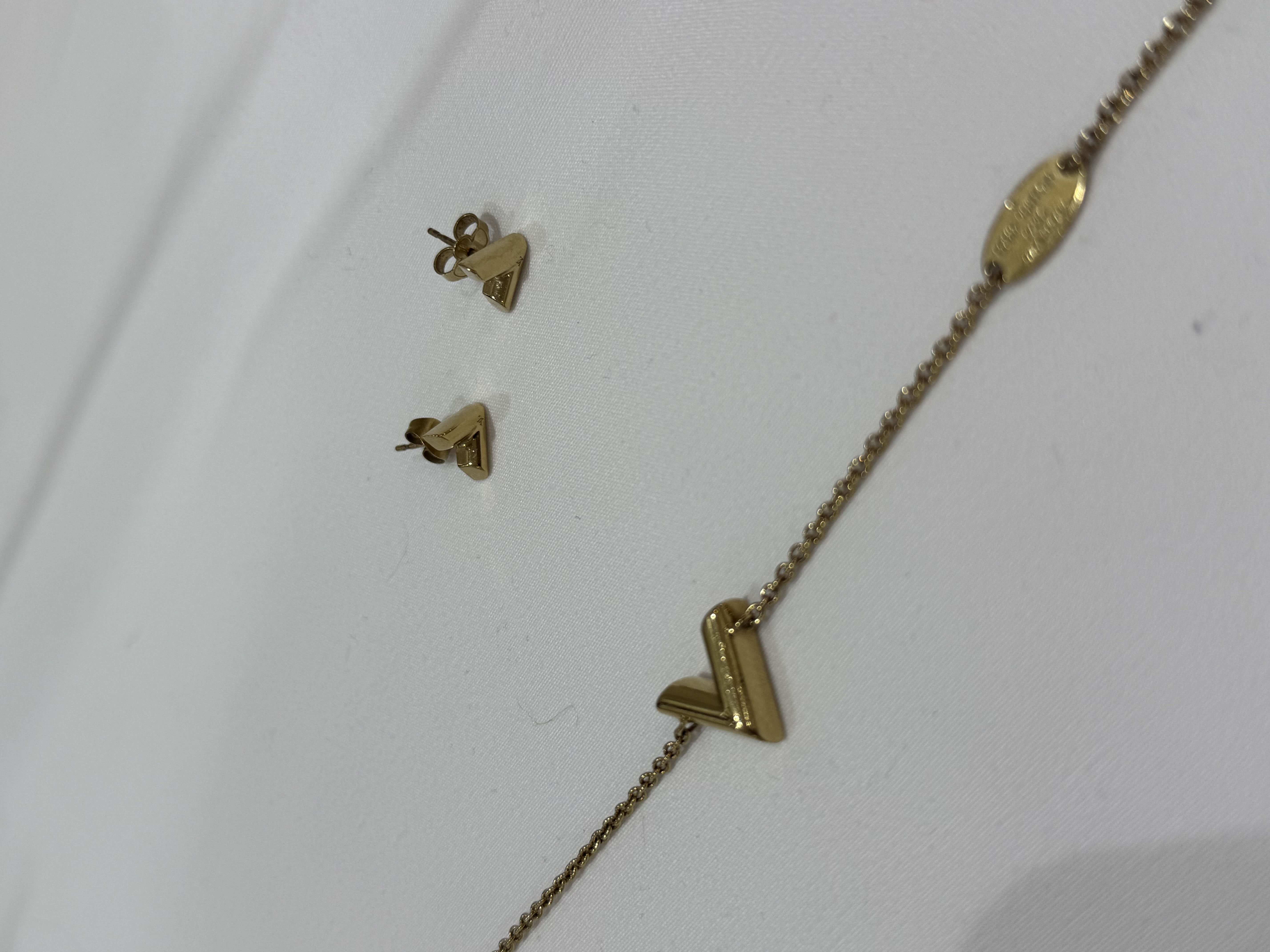 طقم ال في اصلي