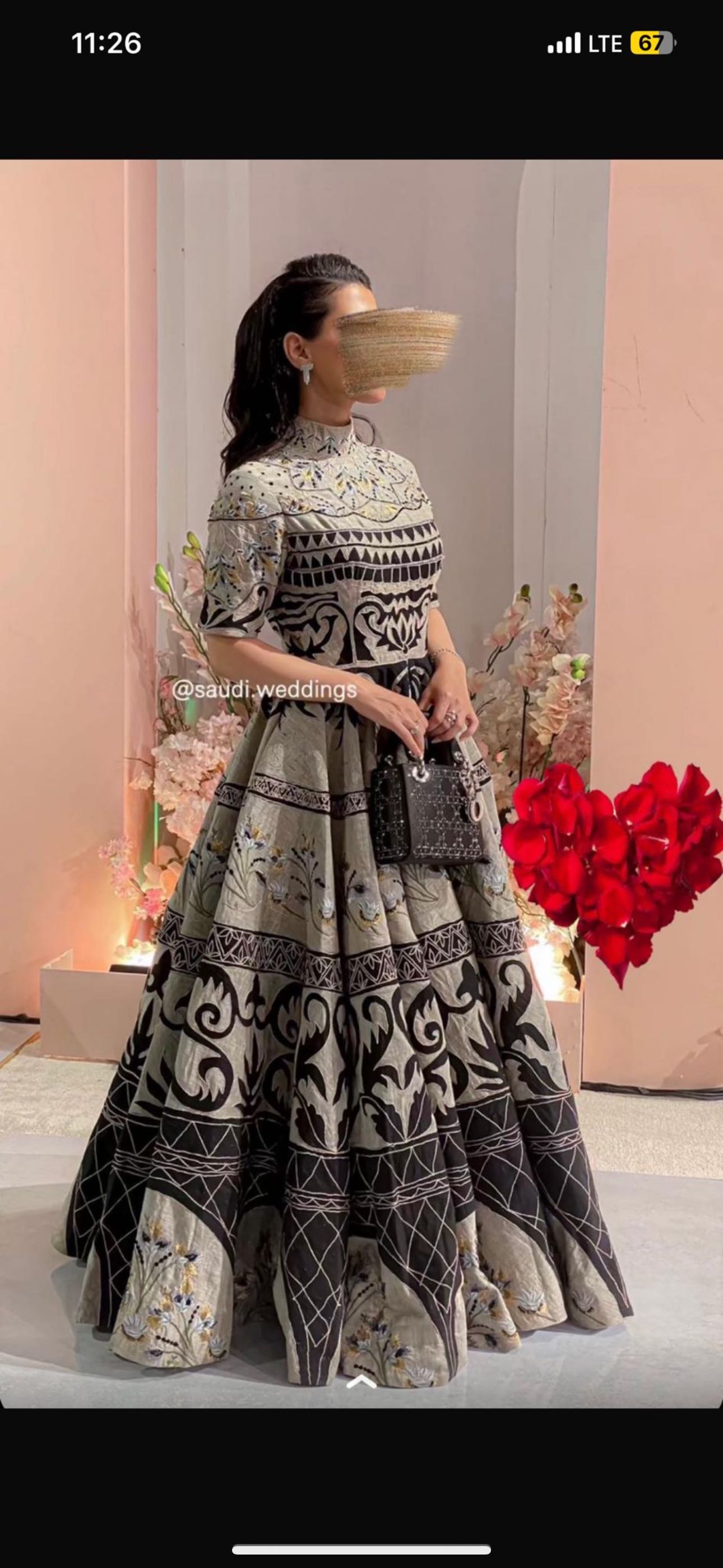 من مصمم هندي جديده