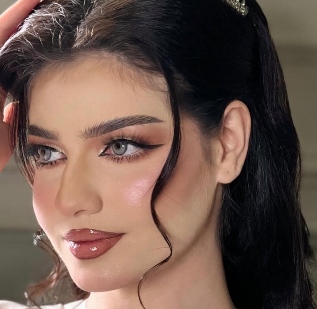 💄 جمالج يبرز بلمساتي الناعمة.