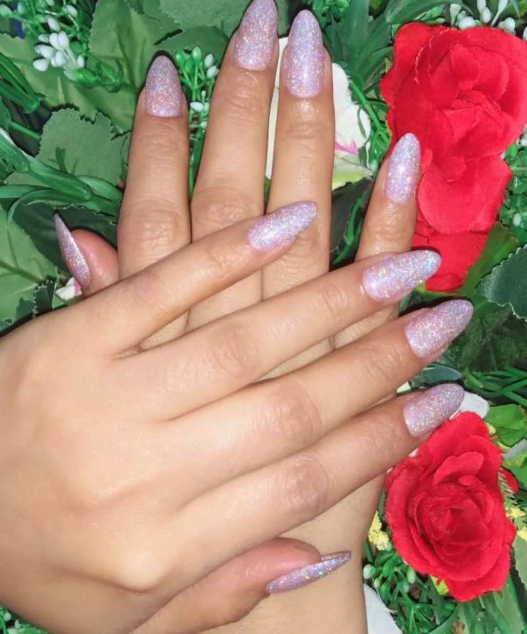 "أظافرك لازم تكون دايم مرتبة💅