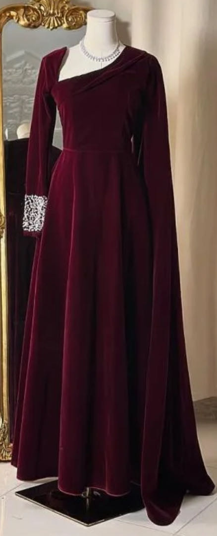 فستان برغندي شتوي للإيجار