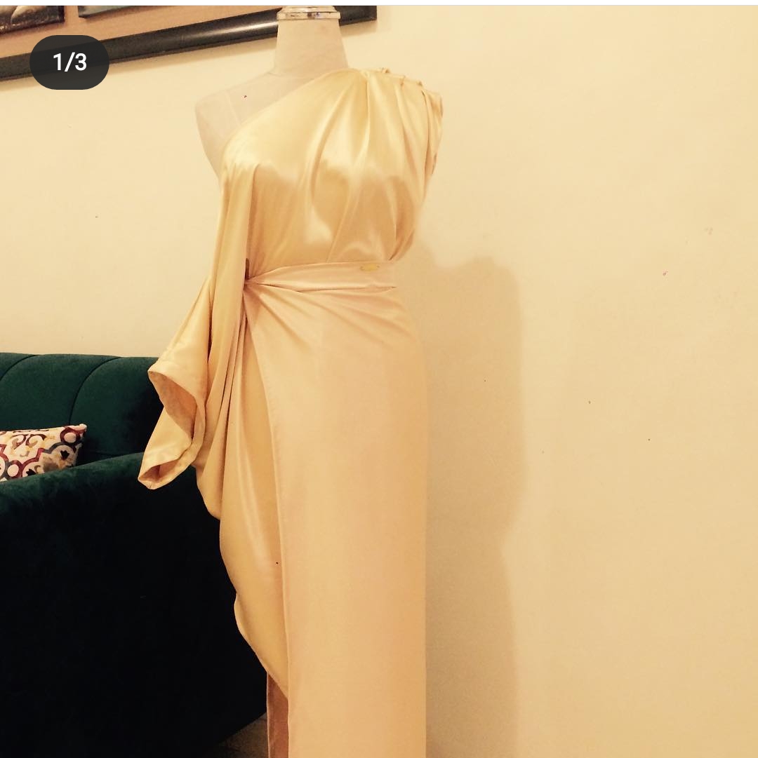 فستان للبيع