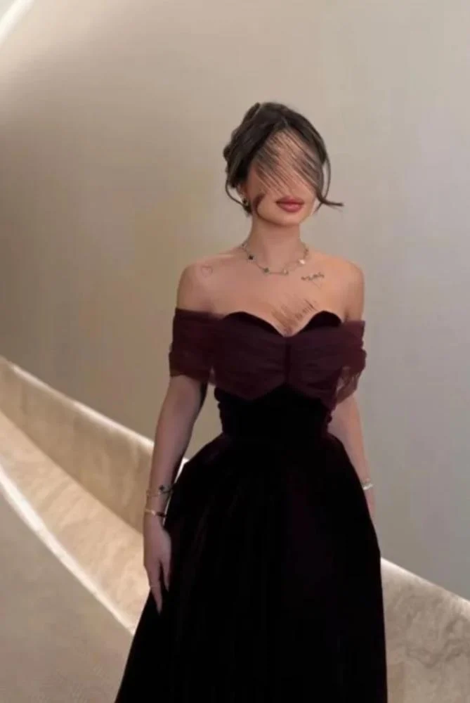 فستان للبيع بسعر 300