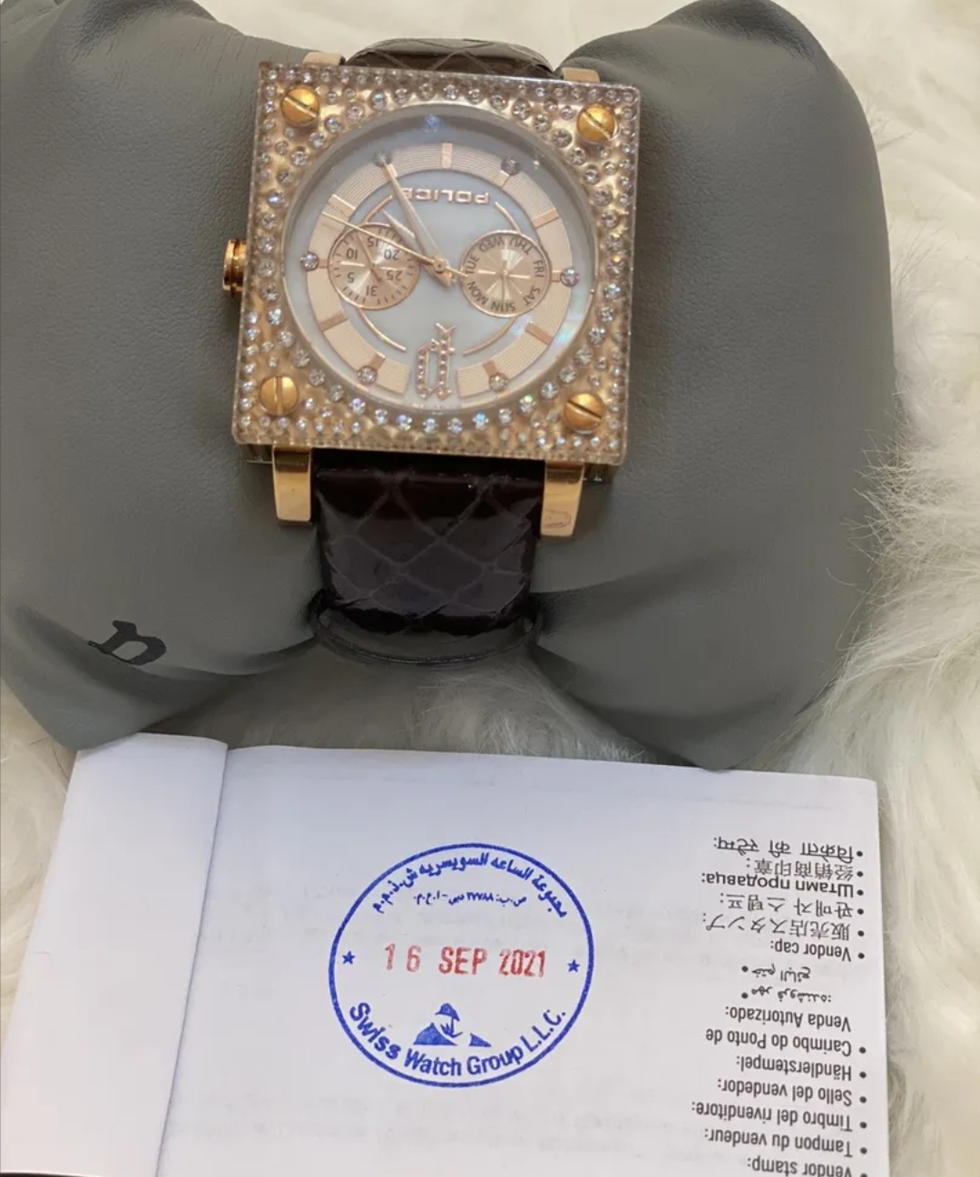 ساعة نسائية police روووعه جميله