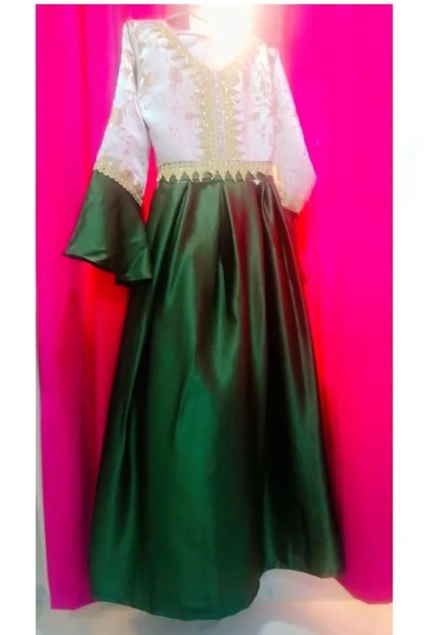 فستان للبيع جديد