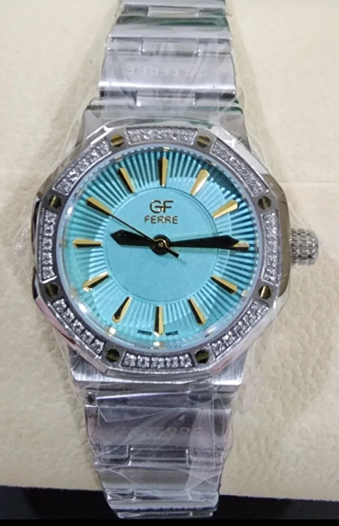 ساعة مميزة ماركة جي أف