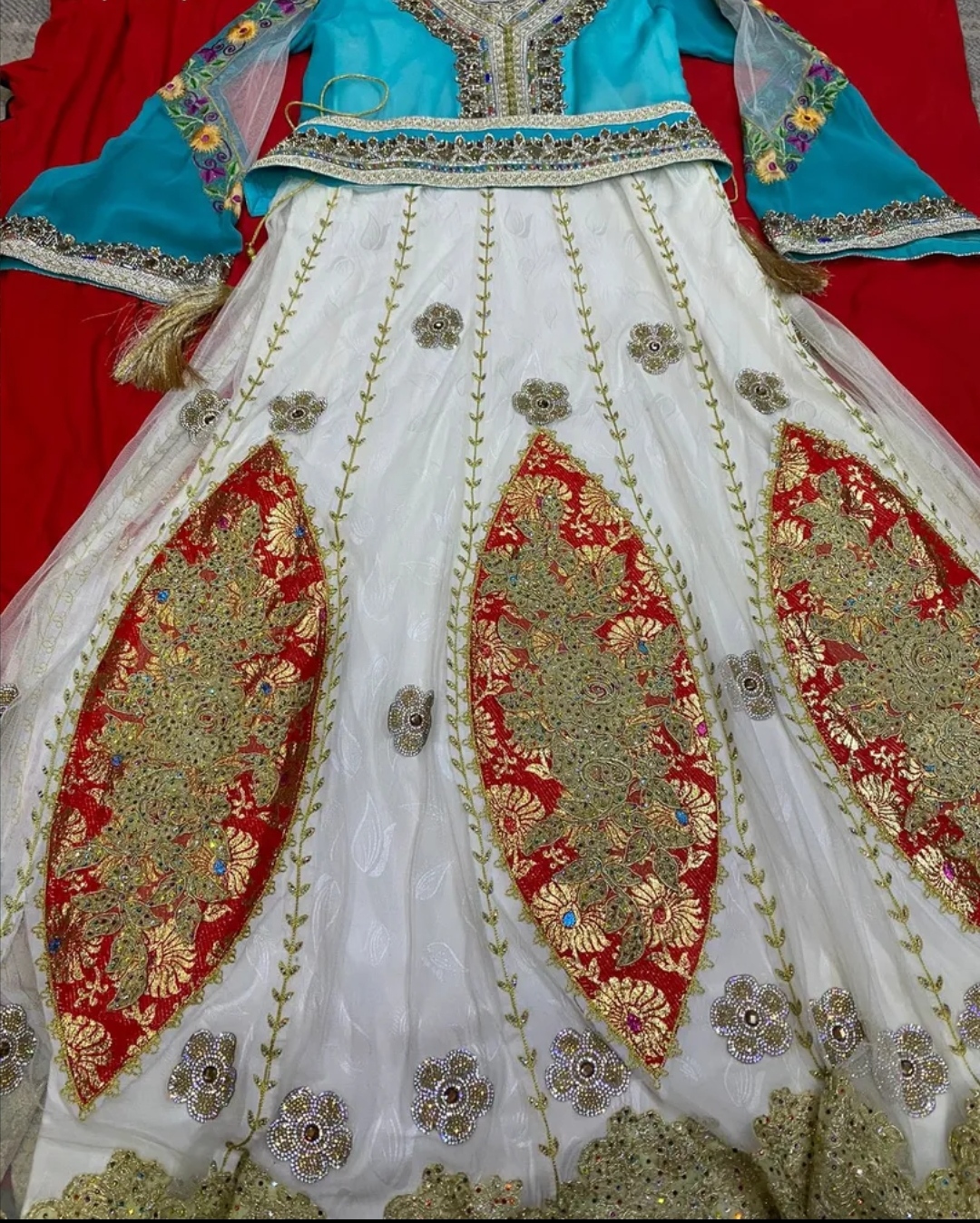 فستان للاعراس والمناسبات