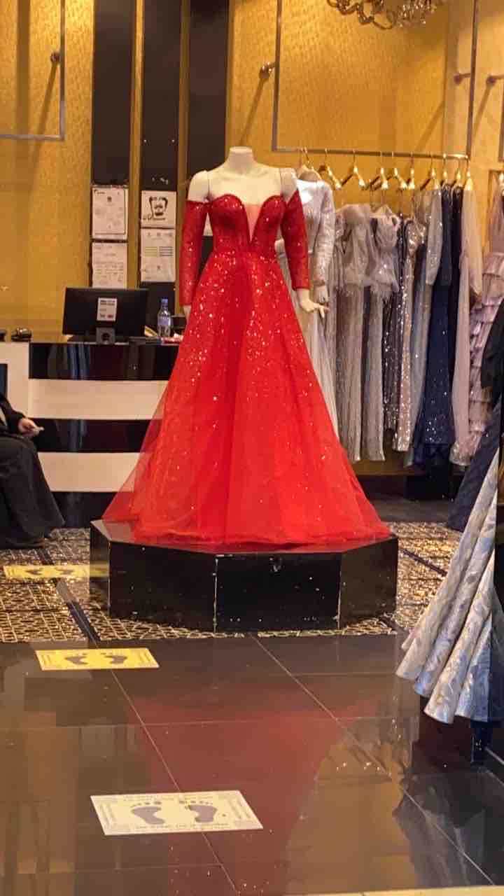 فستان احمر فخم??