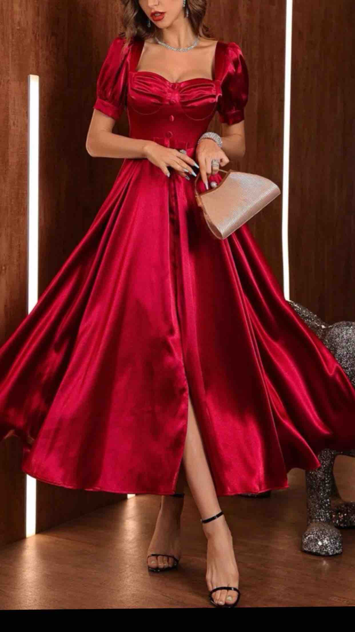 فستان للبيع من الامارات