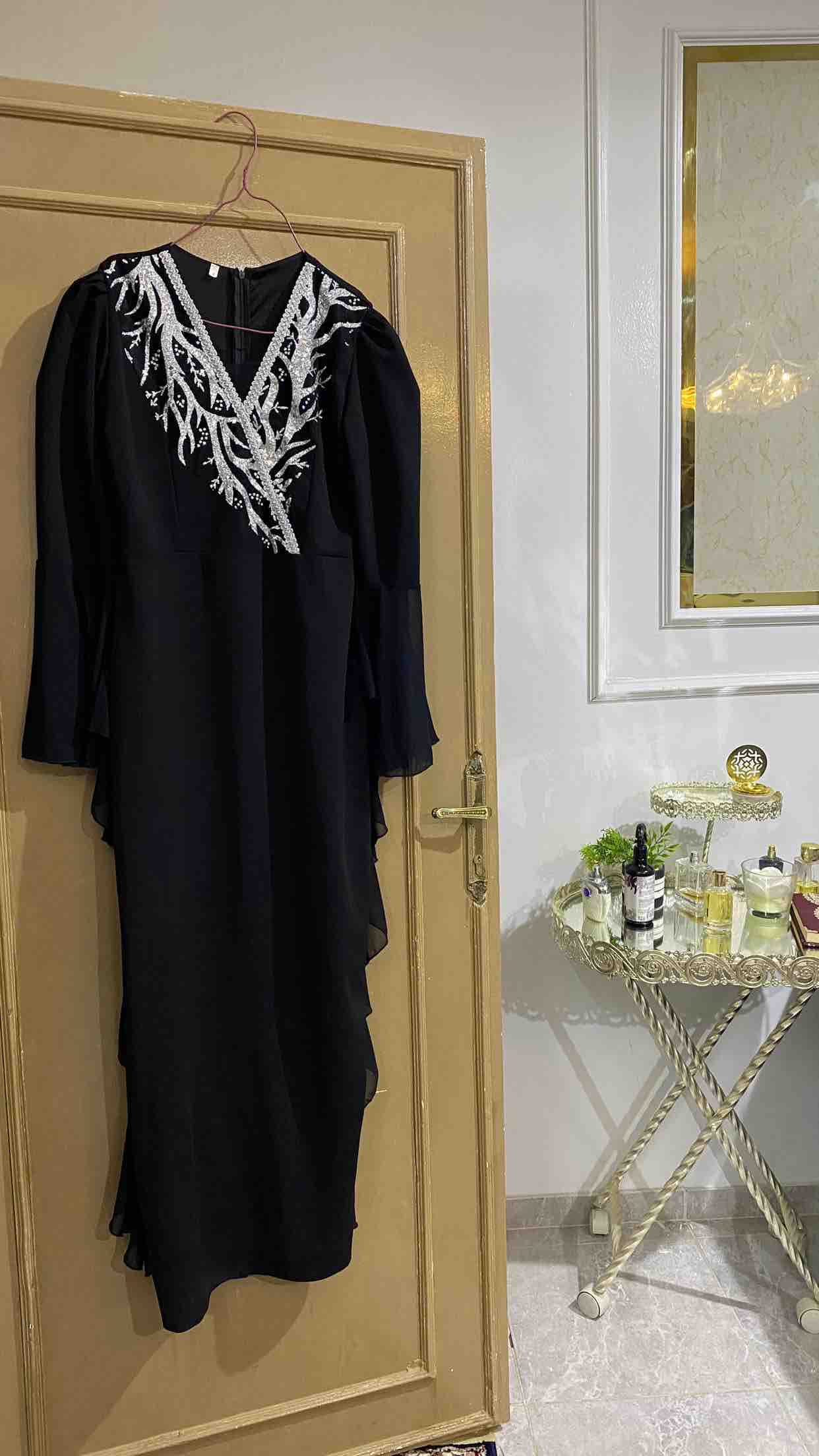 فستان اسود