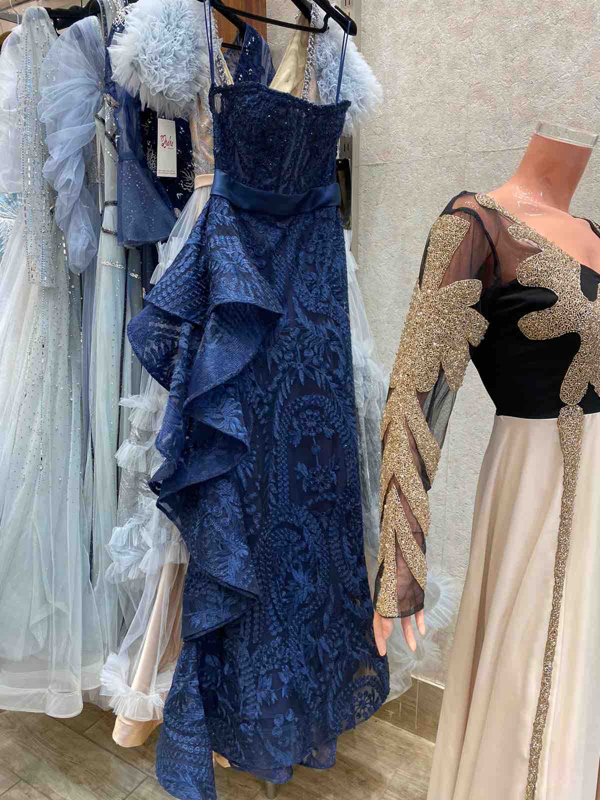 فستان مستعمل مره وحده