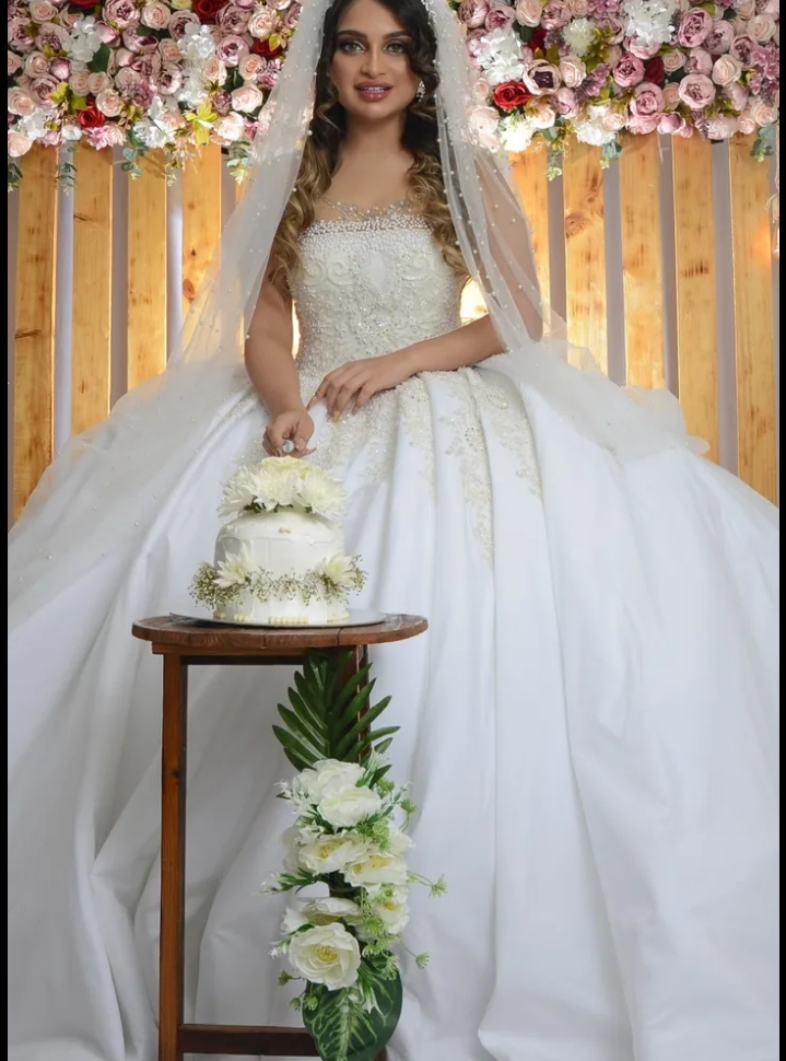 فستان عرس ابيض تركي للبيع