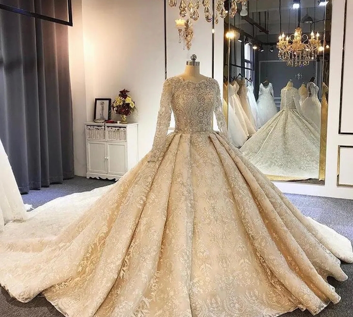 فستان زفاف راقي و ناعم