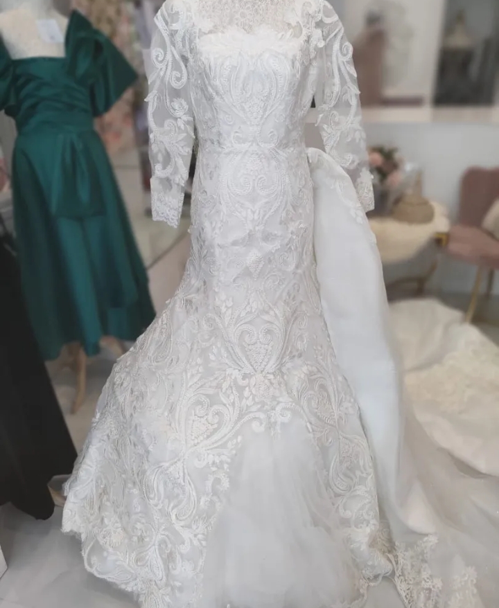 للبيع فستان ملبوس مره وحده