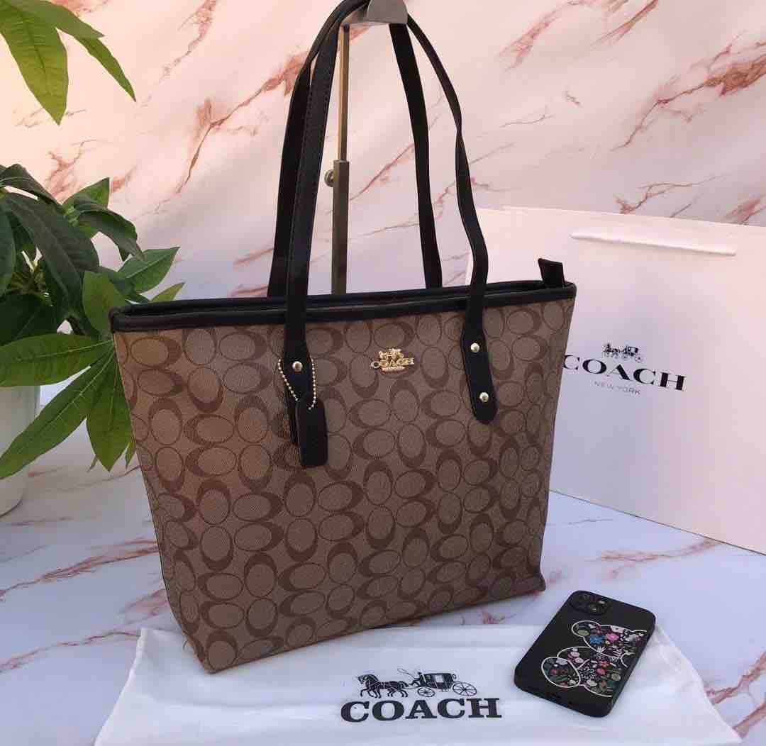 ?شنط مدرسيه جامعي  ماركه كوتش