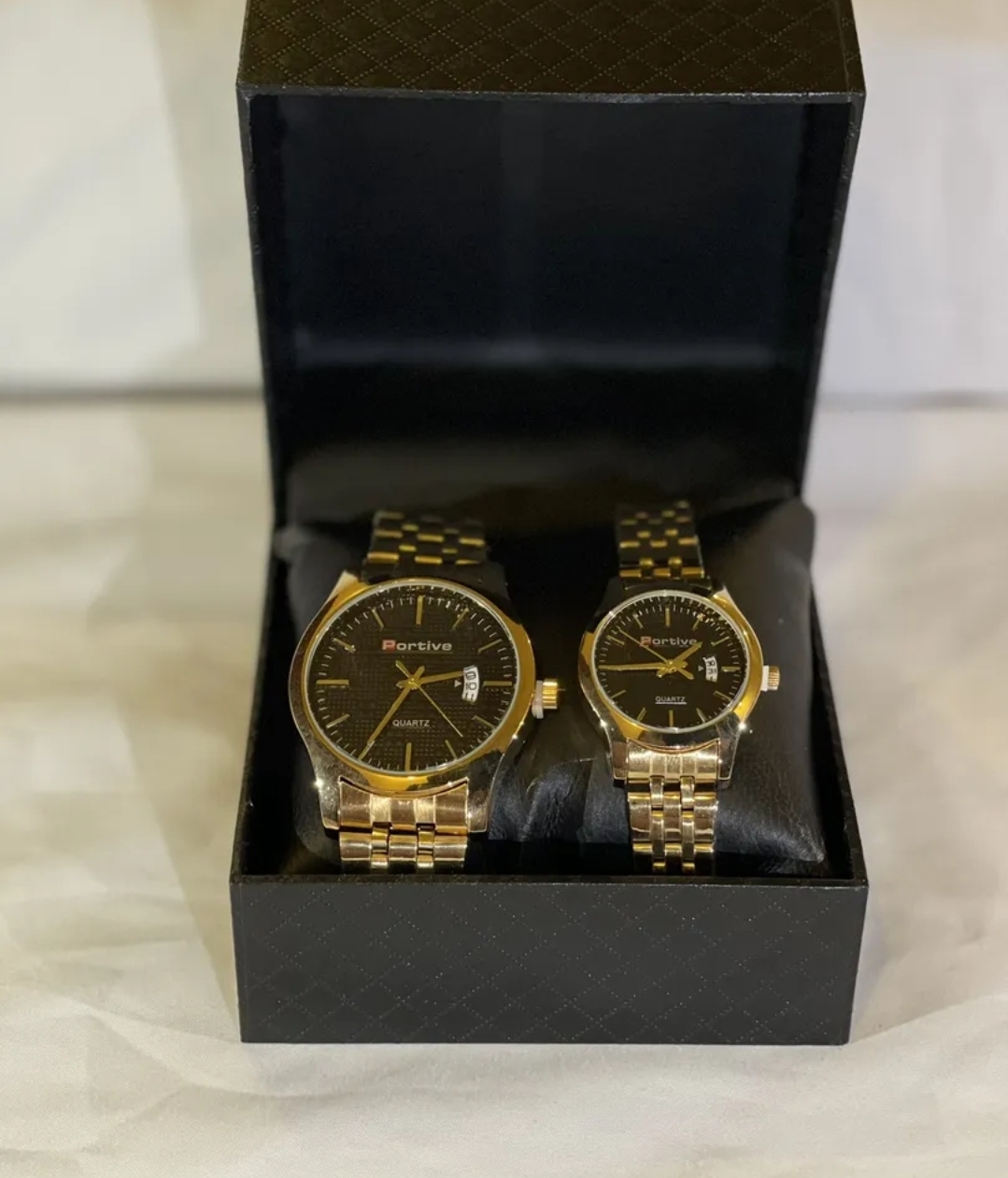 ساعات للبيع