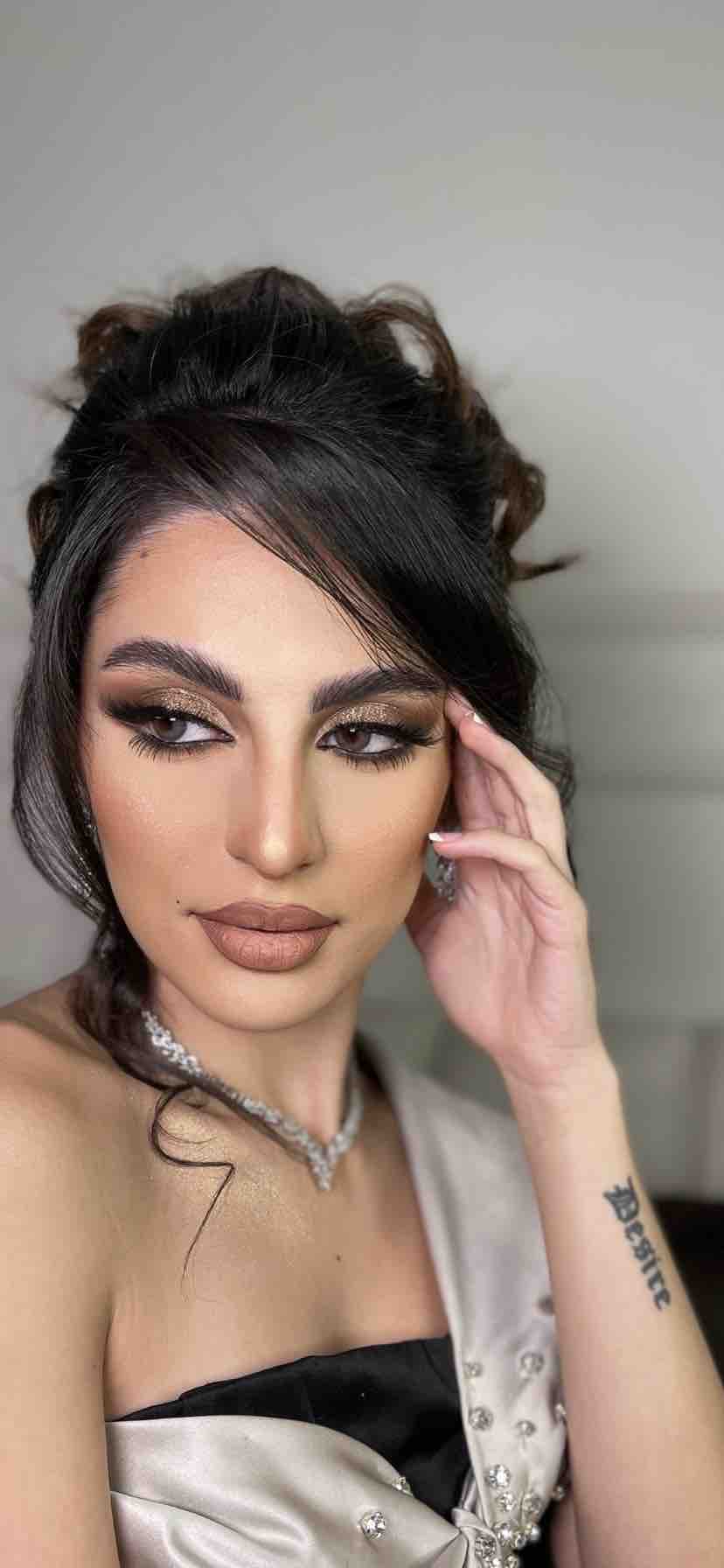 ميكب ارتست
