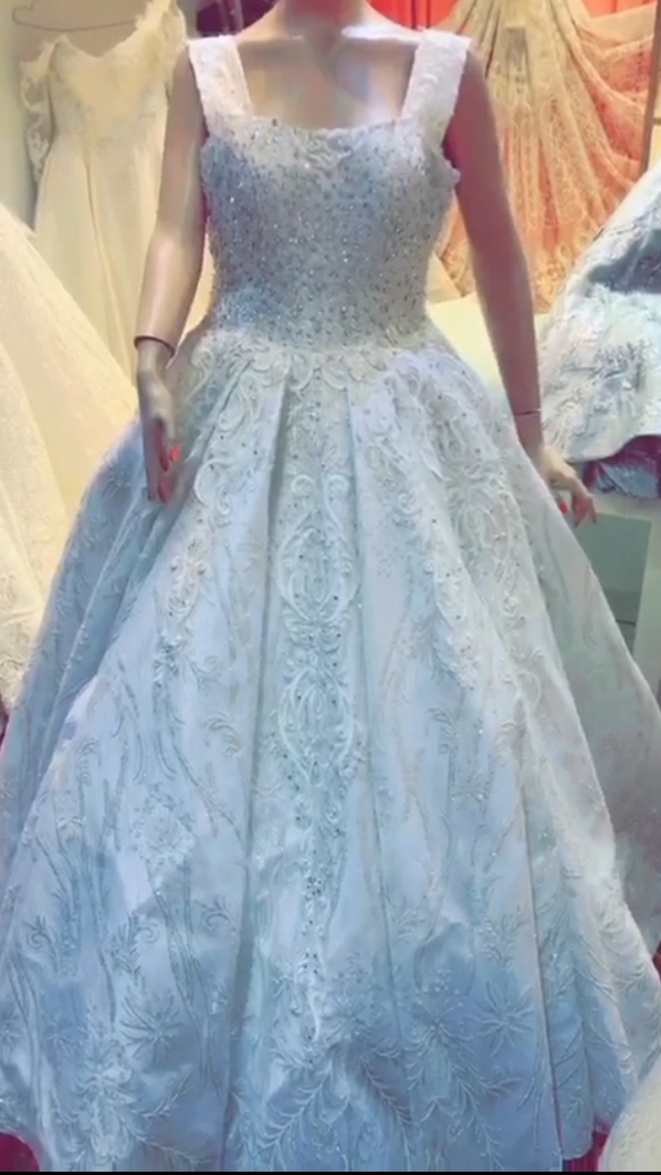 فستان أفراح لبسة مرة واحده