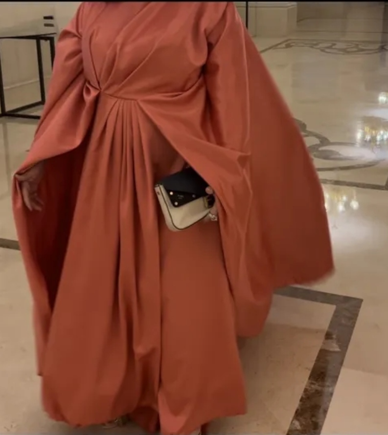 فستان سهرة فخم للبيع